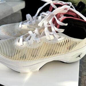 Jordan Air XXXVII GS Boys Shoes Sz 7 White/Black/Red DD7421100